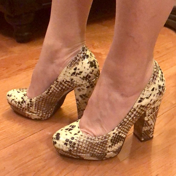 Kenneth Cole Reaction Platform High Heels - Picture 12 of 12